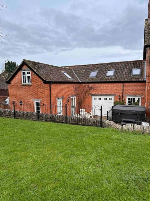 Sticklinch Farm Near Town & Walking Distance For Festival 4 Beds Sleeps 5 Apartment *